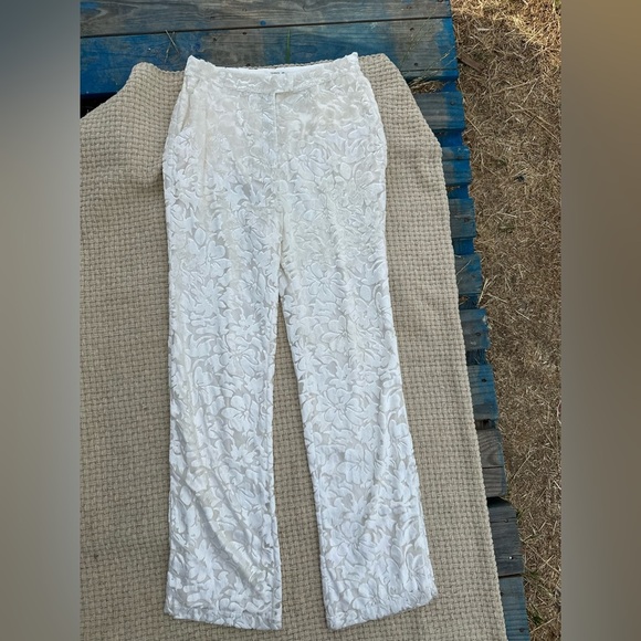 Tularosa WOMENS OFF WHITE MEDIUM Lace Trousers with Floral Design - Picture 2 of 11